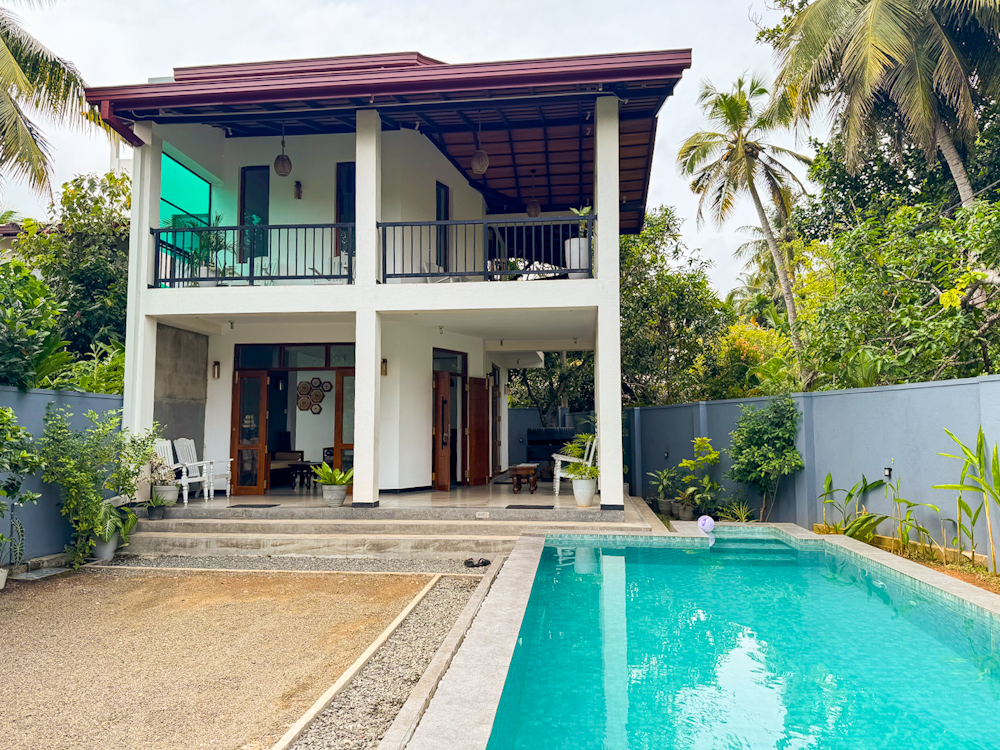 Rent 3-bedrooms villa with pool, Unawatuna, Sri Lanka | Book from $117/night