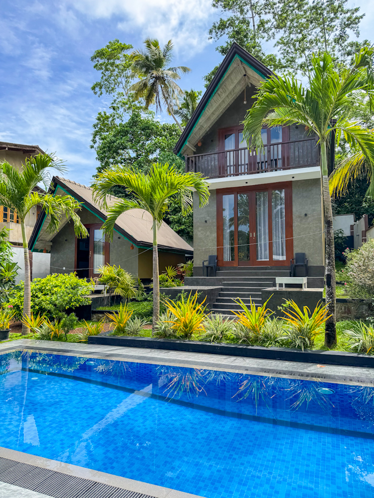Rent 5 bedrooms with pool, Habaraduwa, Sri Lanka | Book from $117/night