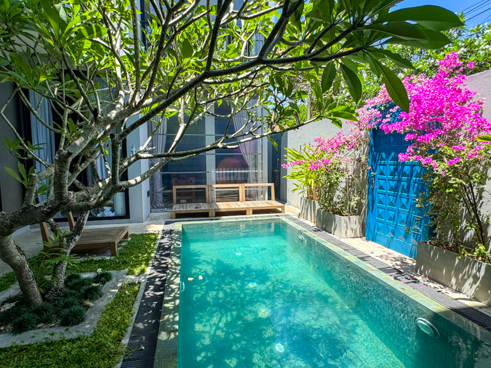 Rent 4-bedroom luxury villa with pool, Mirissa, Sri Lanka | Book from $117/night