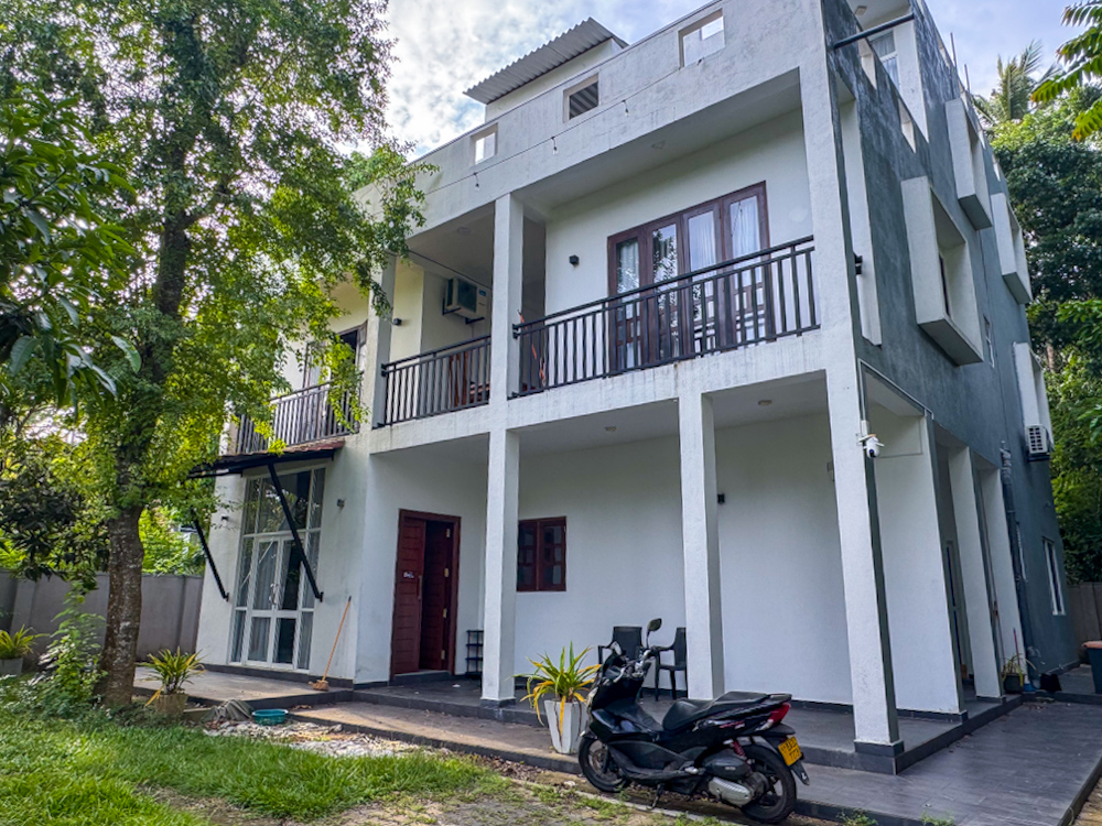 Rent 6-bedroom villa, Mihiripena, Dalawella, Sri Lanka | Book from $650/month