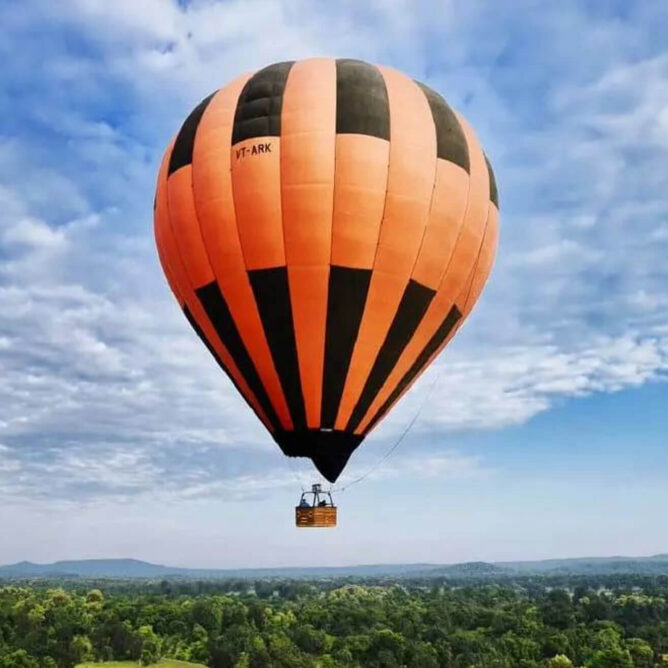Hot air balloon flight over Sri Lanka